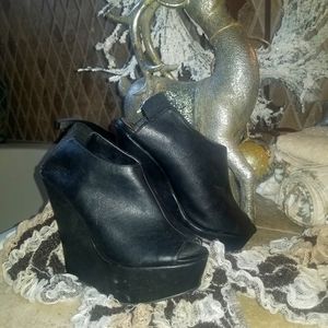 Madden girl-Open toe, platform wedges